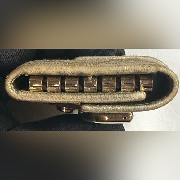 Authentic GUCCI Gold Monogram Key Holder GUC - Picture 17 of 17